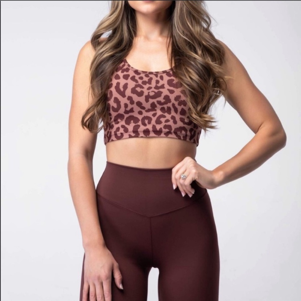 Balance athletica Ascend King Cheetah dusk sports bra